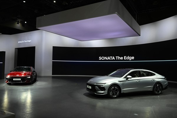 현대자동차가 ‘2023 서울모빌리티쇼’에서 8세대 쏘나타의 풀체인지급 부분변경 모델 ‘쏘나타 디 엣지’를 최초 공개한다. (사진=현대자동차 제공)